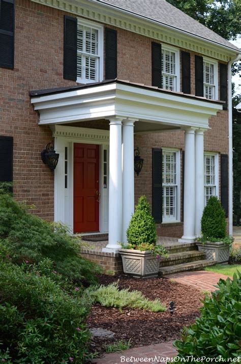 how much does it cost to have a brick porch built